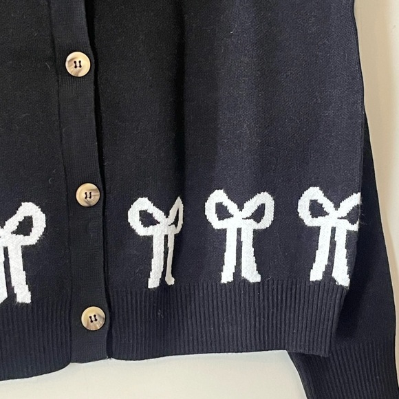 Vigoss Black Cardigan Sweater with White Bow Detail Mixed Media Women’s Size L - Picture 11 of 12